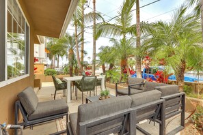 Outdoor dining - Shop, Dine, Walk to Ocean! San Clemente Retreat (San Clemente)