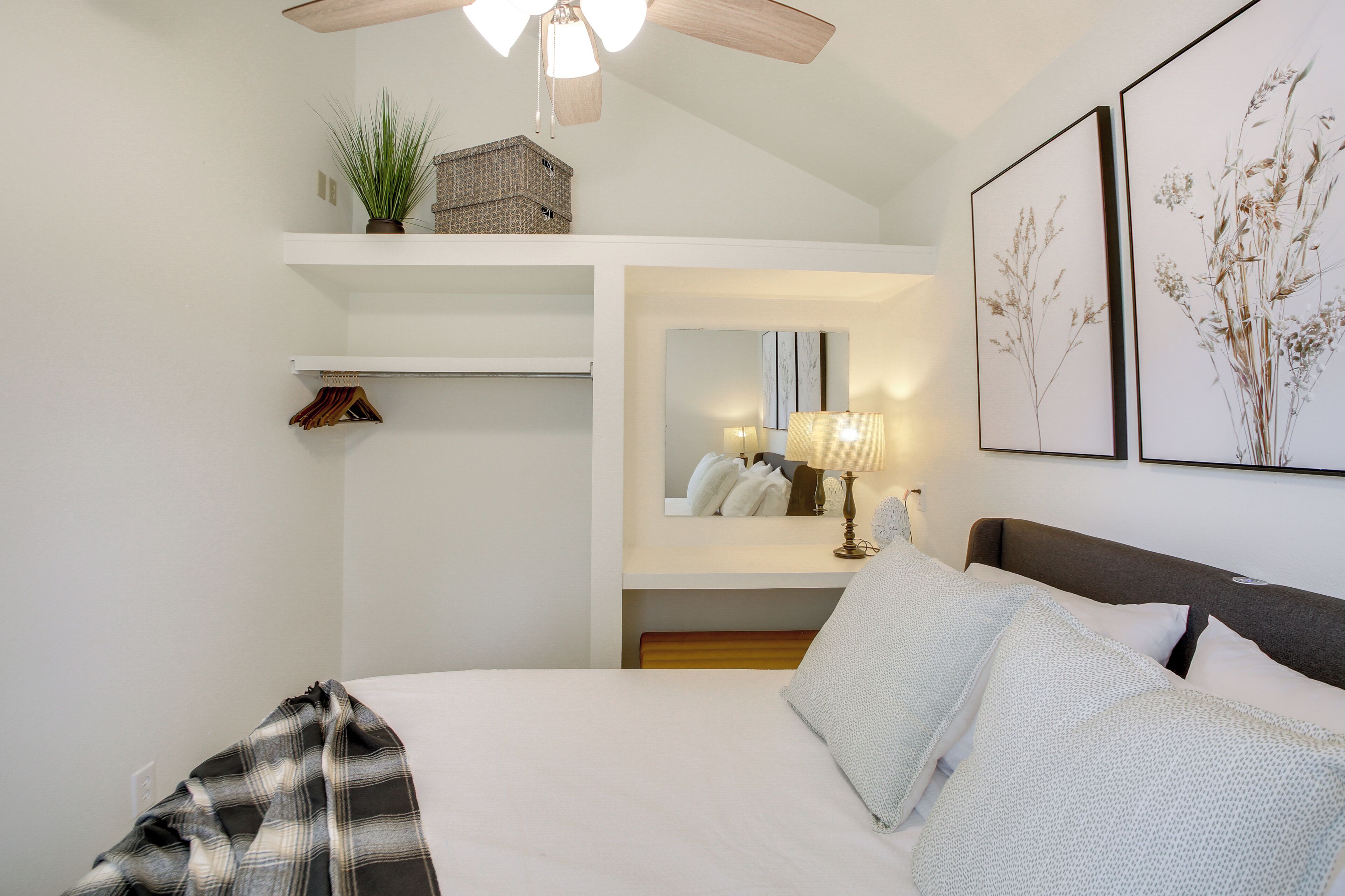 2 bedrooms, iron/ironing board, Internet, bed sheets