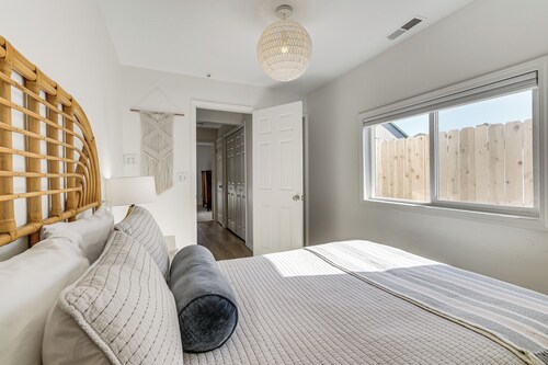 Walkable 3-Unit Escape Near Elk Lake & Bay Access!