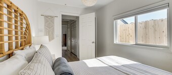 Walkable 3-Unit Escape Near Elk Lake & Bay Access!
