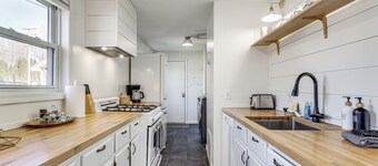 Walkable 3-Unit Escape Near Elk Lake & Bay Access!