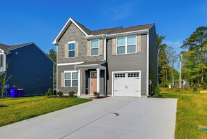 Exterior - Relax Poolside! Retreat 9 Mi to Rehoboth Beach (Lewes)
