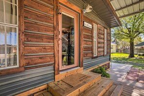 Exterior detail - 3 Cabins on Lake Conroe: Fish, Swim & Explore! (Willis)