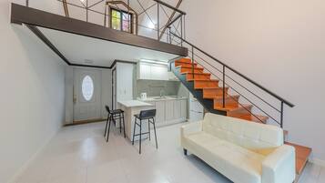 Basic Room, 1 Bedroom (202 (2F)) | 1 bedroom, free WiFi
