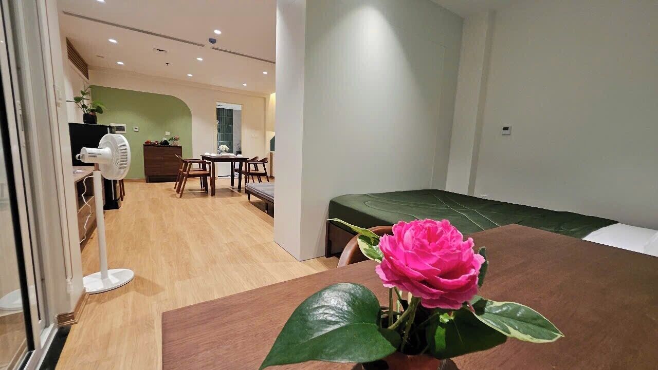 Deluxe Suite, Courtyard View | Desk, laptop workspace, free WiFi