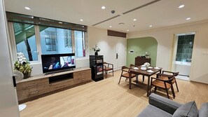Suite Deluxe, vista al patio | Interior