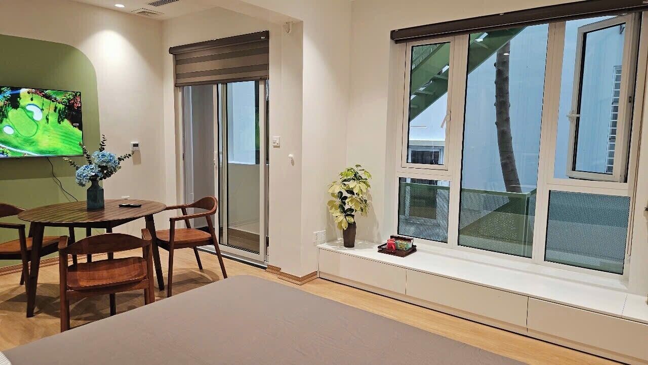 Deluxe Studio, Garden View | Desk, laptop workspace, free WiFi