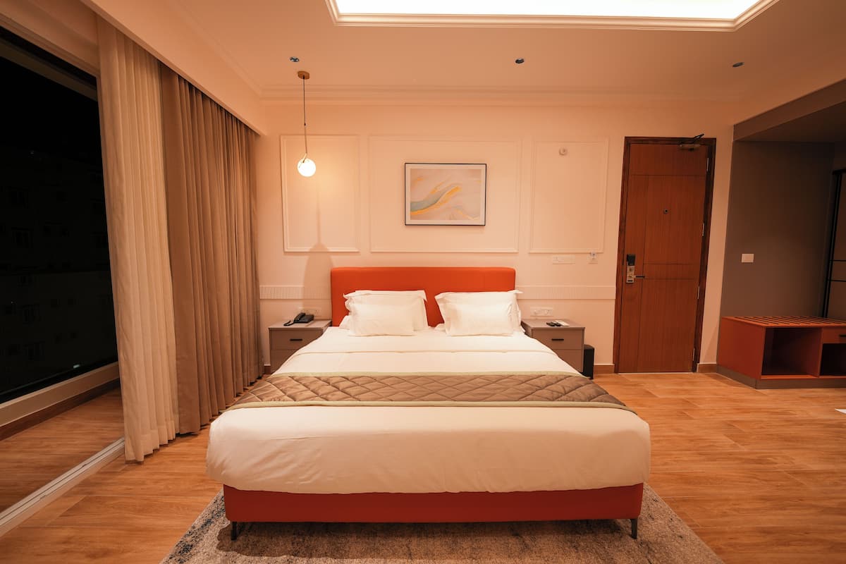 Luxury-Zimmer | Schreibtisch, laptopgeeigneter Arbeitsplatz, Bügeleisen/Bügelbrett