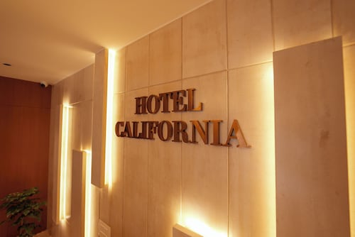HOTEL CALIFORNIA