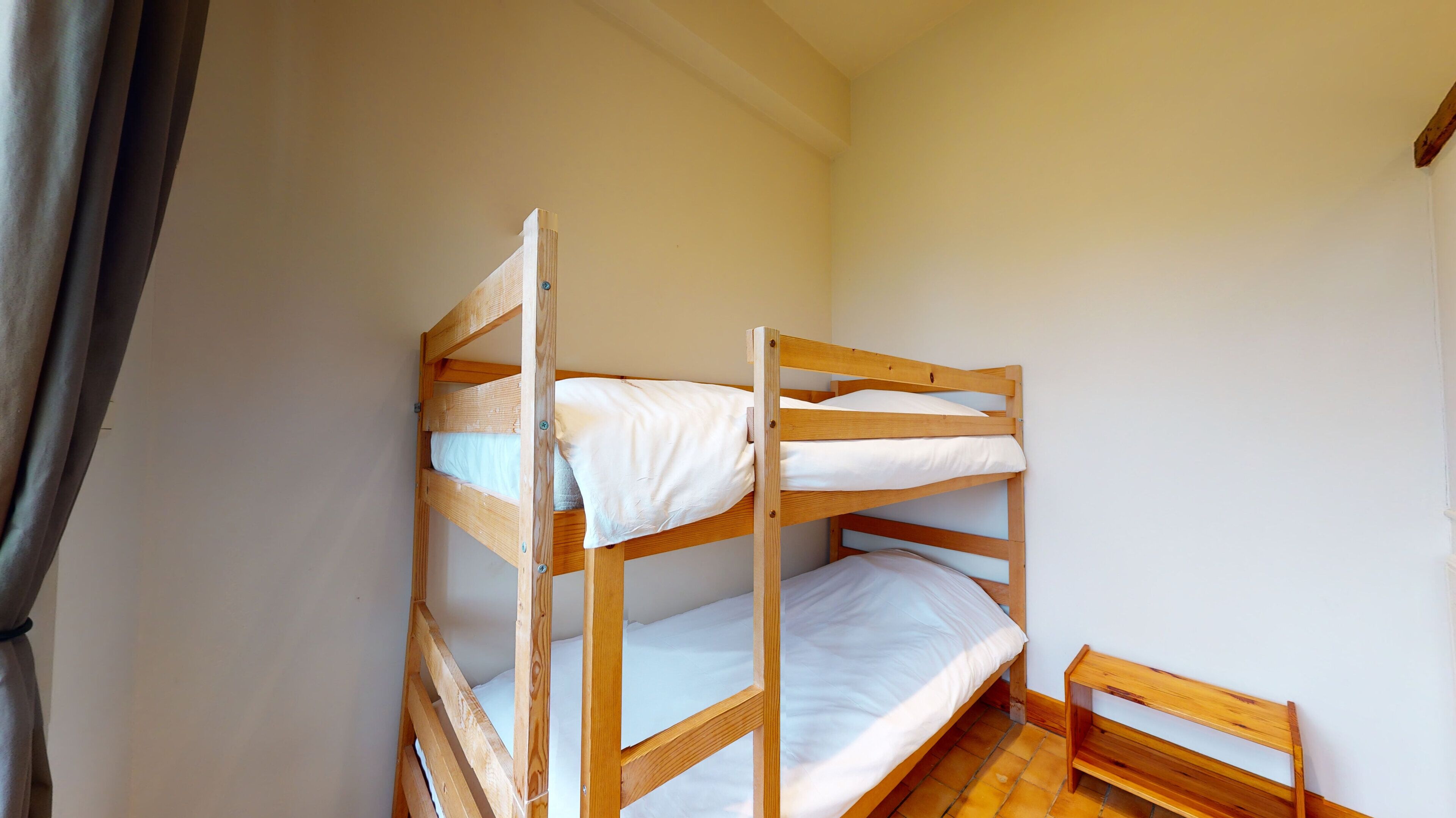 2 chambres, lit parapluie, Wi-Fi gratuit, draps fournis