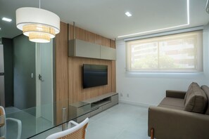 Apartamento conforto, vista para a cidade | Vista do quarto