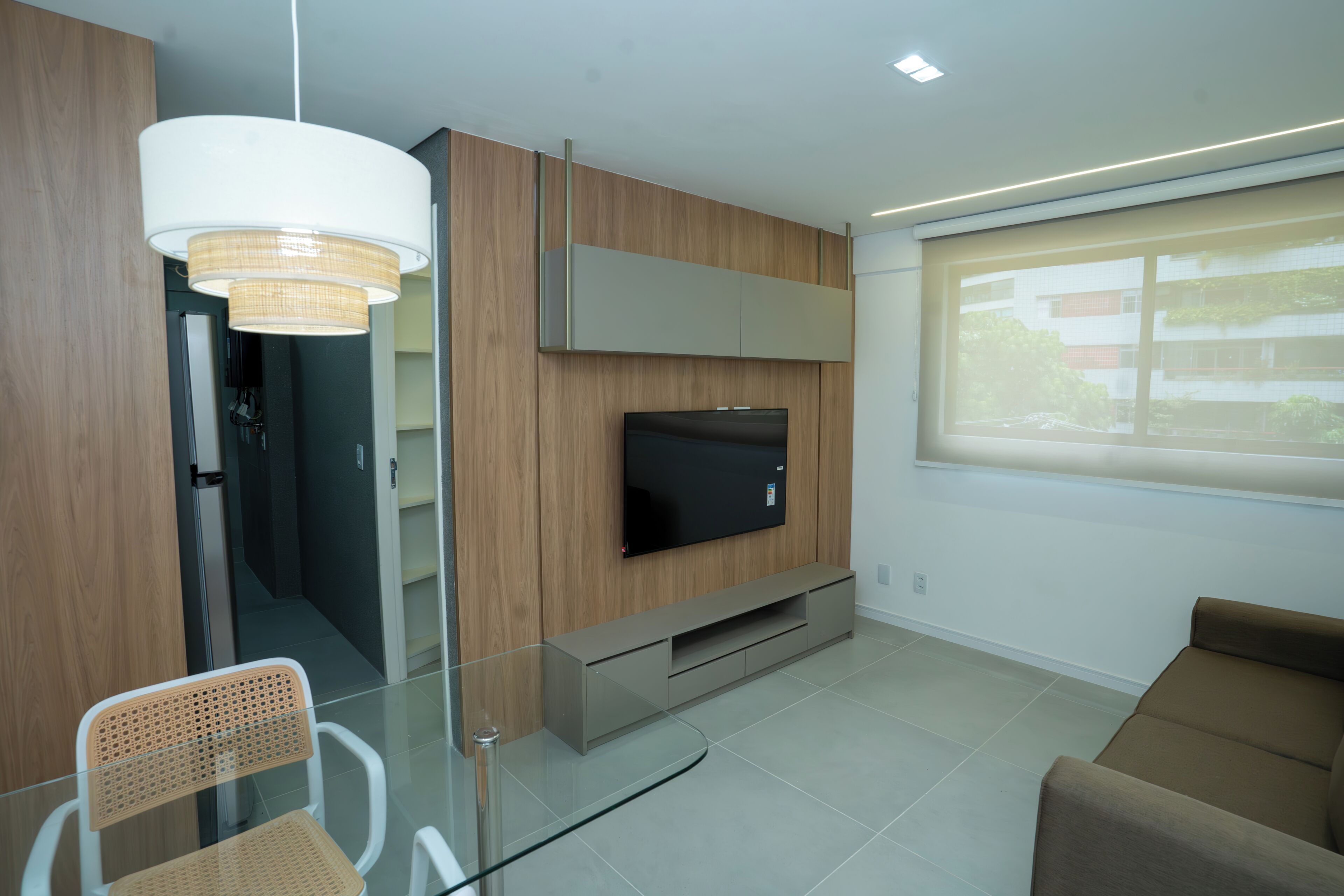Apartament Comfort, vistes a la ciutat | Sala d'estar | Televisor LED de 32 polzades amb canals digitals i Netflix 
