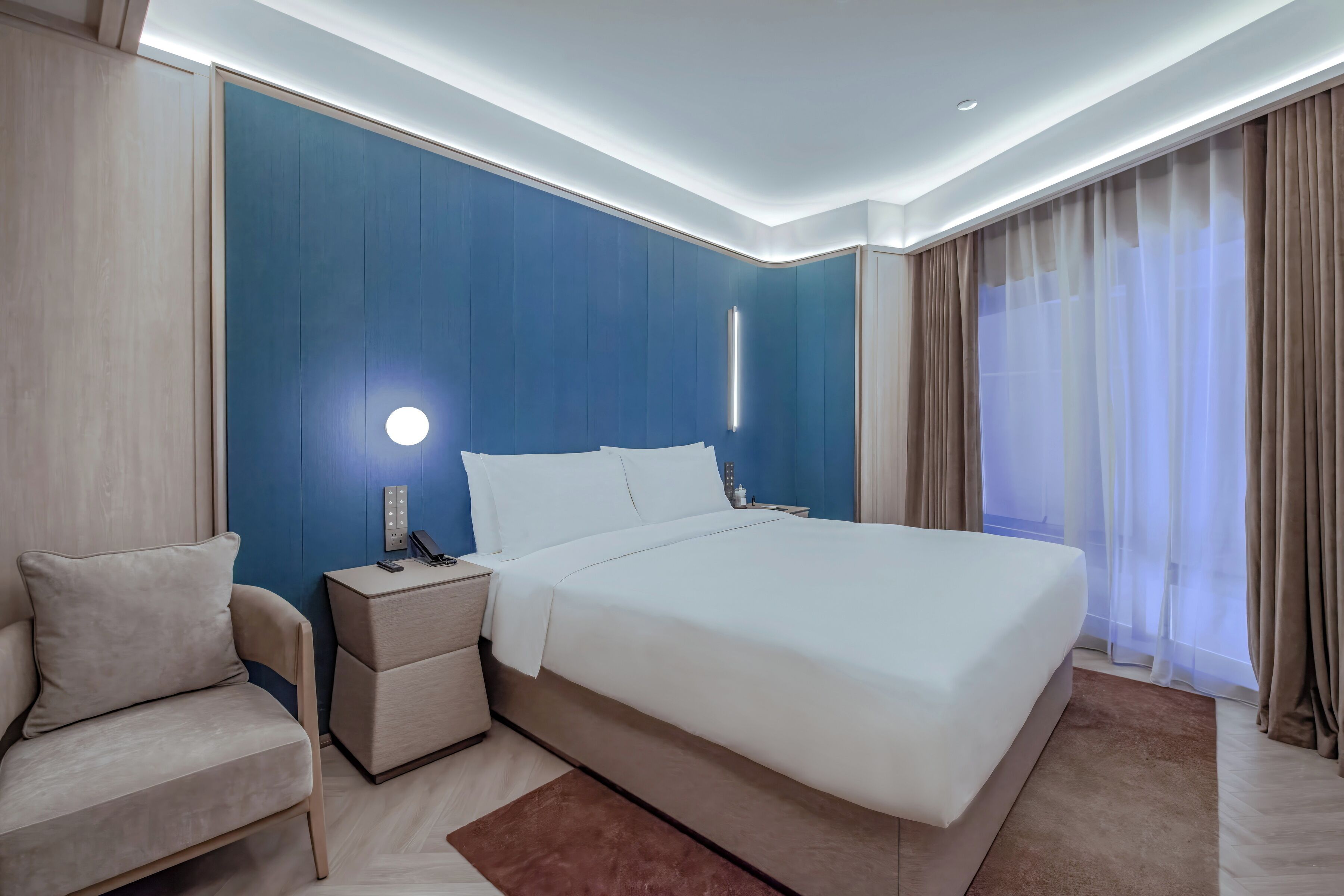 Down duvets, free minibar, free WiFi, bed sheets