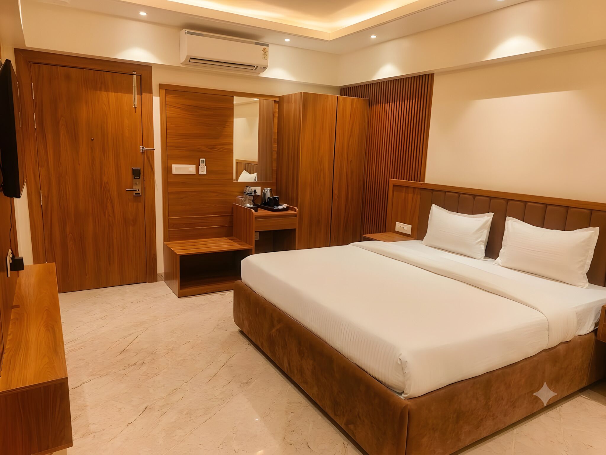 Premium bedding, pillowtop beds, desk, laptop workspace