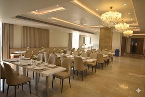 Dining - Sawarthia Sewa Sadan Ayodhya (Faizabad)