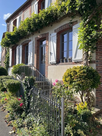 外観の詳細. Cosy gite la maison bleue in vineyards and earth, near Epernay Reims