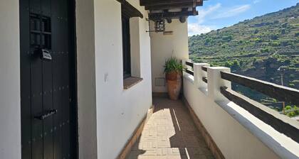 Apartment 'Your Ohanes Retreat' with Mountain Views, Balcony and Wi-Fi