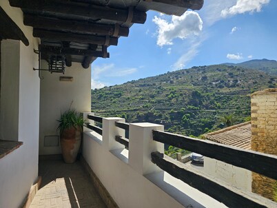 Apartment 'Your Ohanes Retreat' with Mountain Views, Balcony and Wi-Fi