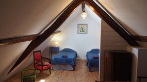 Room - Holiday Home 'Gîte La Bergerie De Louisa' with Wi-Fi (Marvejols)