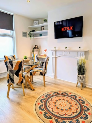 Townhome, 2 Bedrooms, Non Smoking, Kitchen | Dining - Harold House (Leeds)