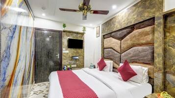 Deluxe Room | Desk, free WiFi, bed sheets