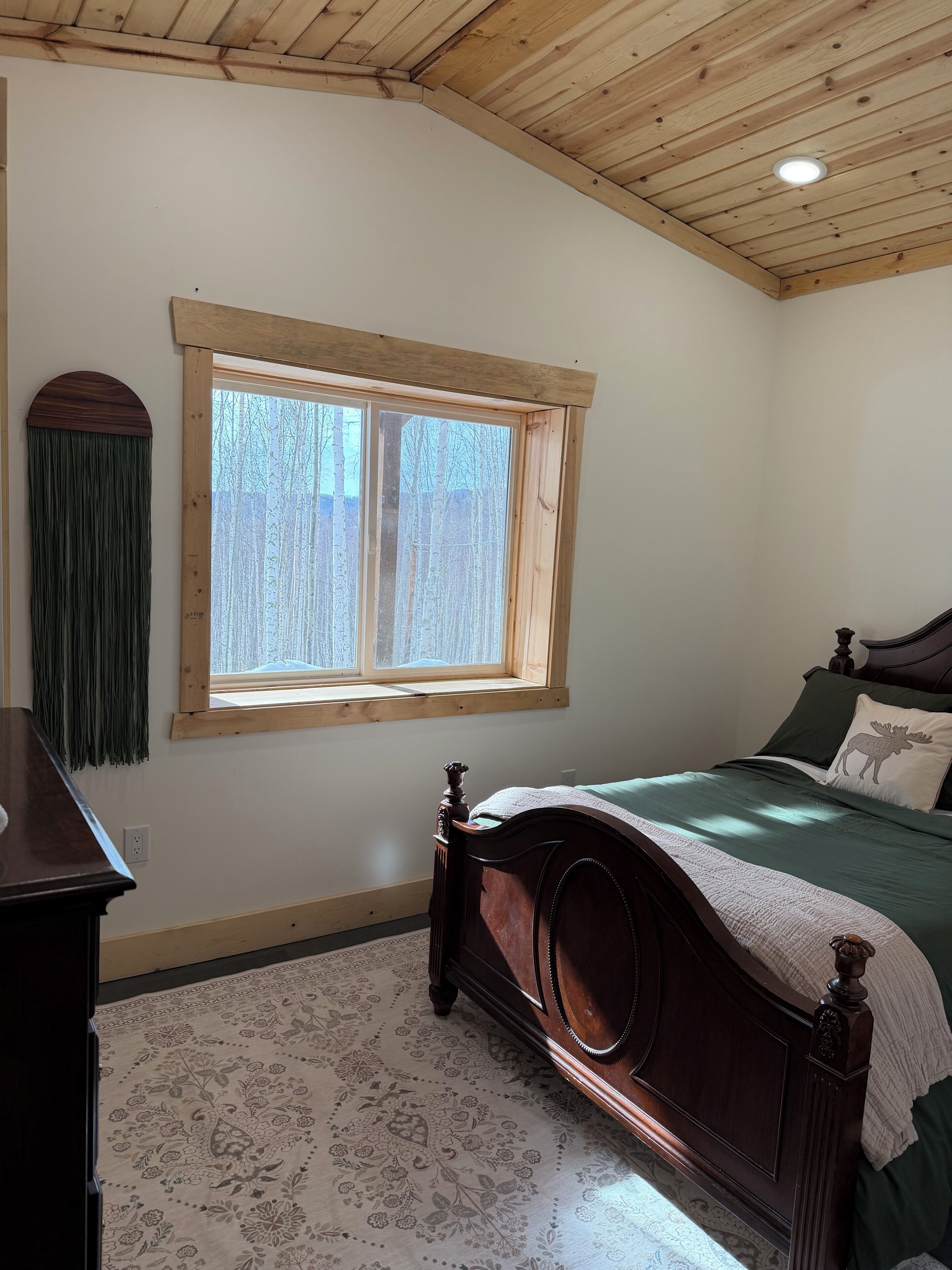 3 bedrooms, travel cot, WiFi, bed sheets