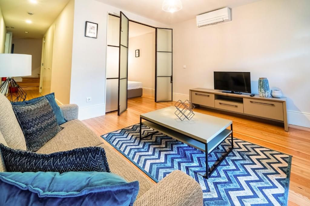 Apartamento Porto, 2 habitaciones, 2 baños, Patio | 起居區