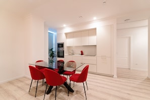 Apartamento Ourense, 2 habitaciones, 2 baños | Dining