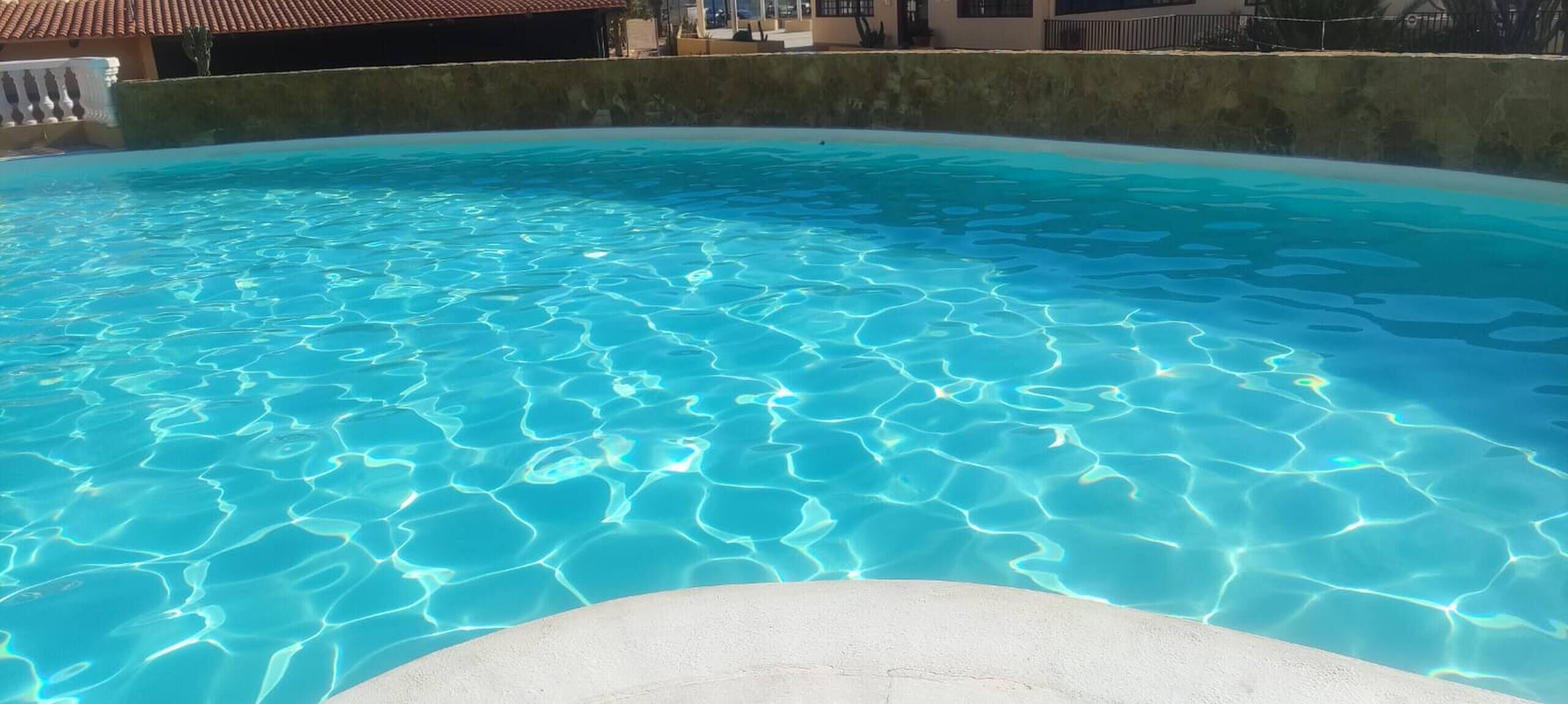 حمام سباحة