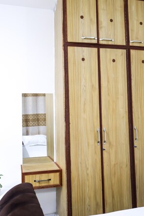 1 bedroom, iron/ironing board, free WiFi - Periben  Accommodation (Mombasa)
