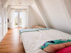 2 bedrooms, iron/ironing board, travel cot, free WiFi - Baltic Beach House (holiday home near the beach) (Schwedeneck)