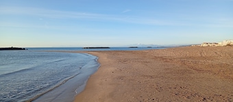 Vacation Villa Rental in Valras Plage 34 with terrace and garden