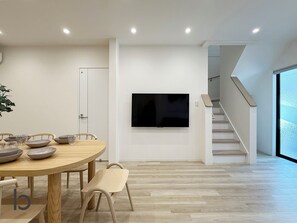 Premium House, Balcony | Dining - EIGHT VILLA KAMINOBORI (Hiroshima City)