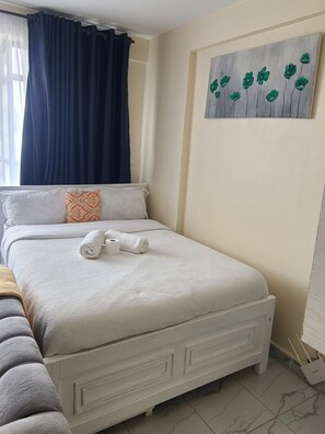 Room - Studio Tangerine, South B, Sana Sana, Off Mombasa Road (Nairobi)