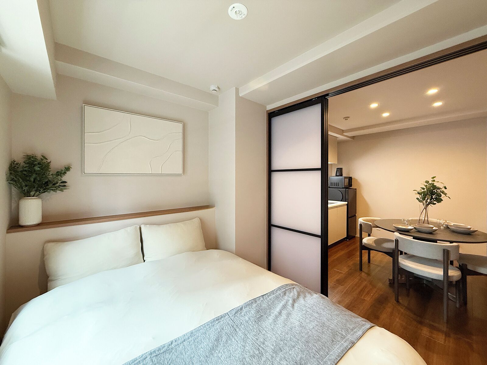 Economy Apartment | Desk, laptop workspace, iron/ironing board, free WiFi