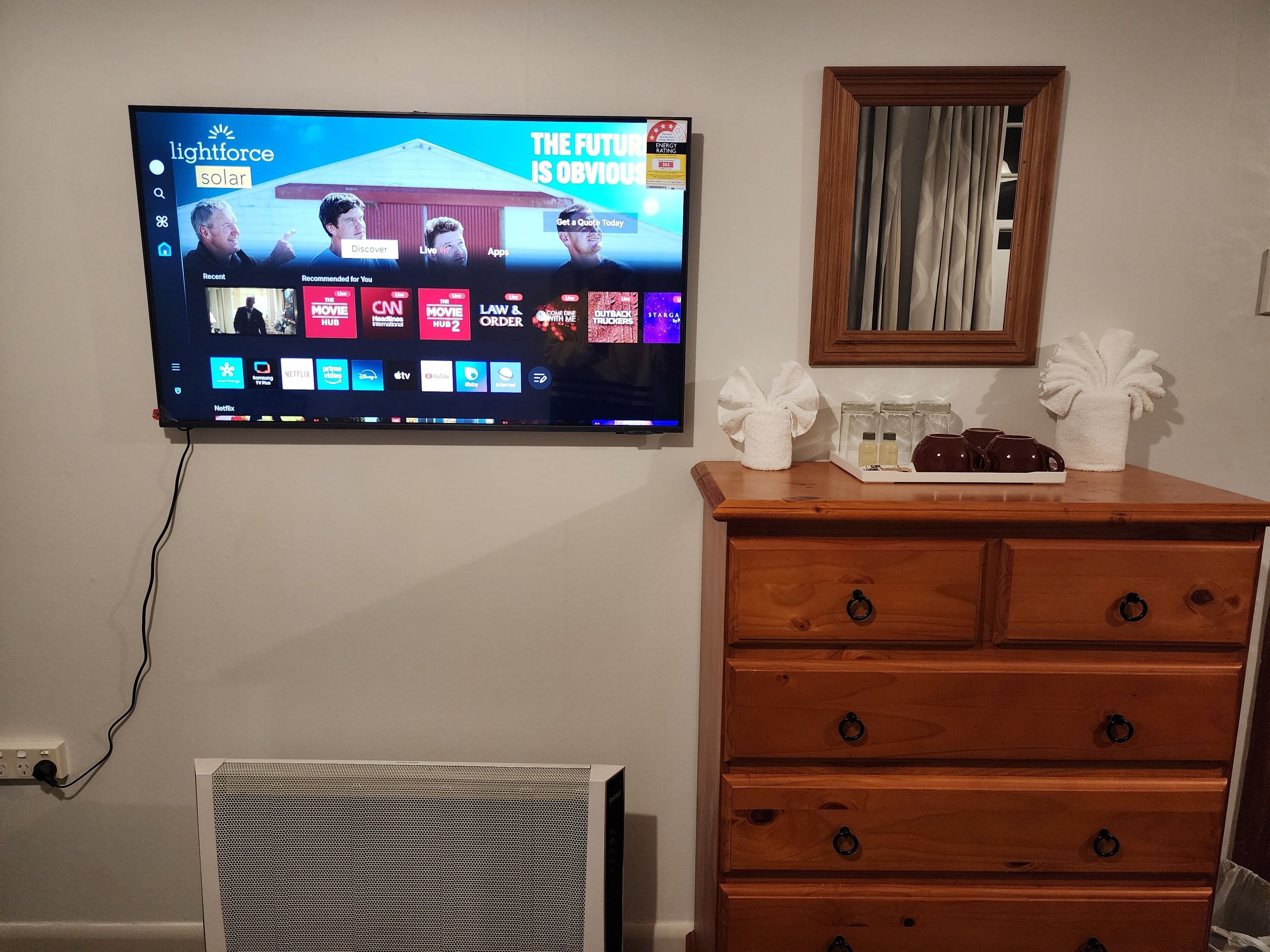 Family Triple Room, Non Smoking, Shared Bathroom | Television
