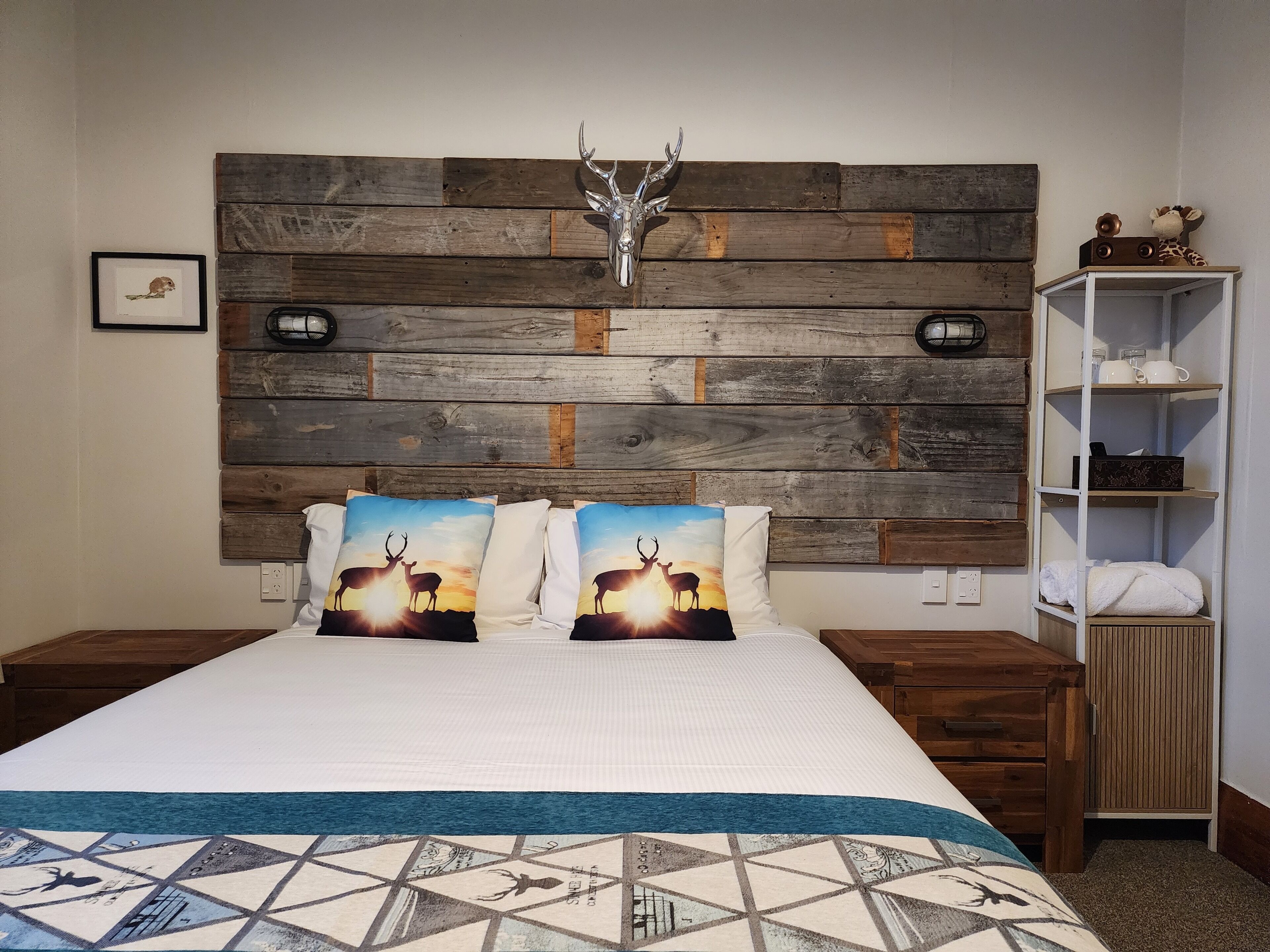 Superior Double Room, 1 Queen Bed, Non Smoking, Shared Bathroom