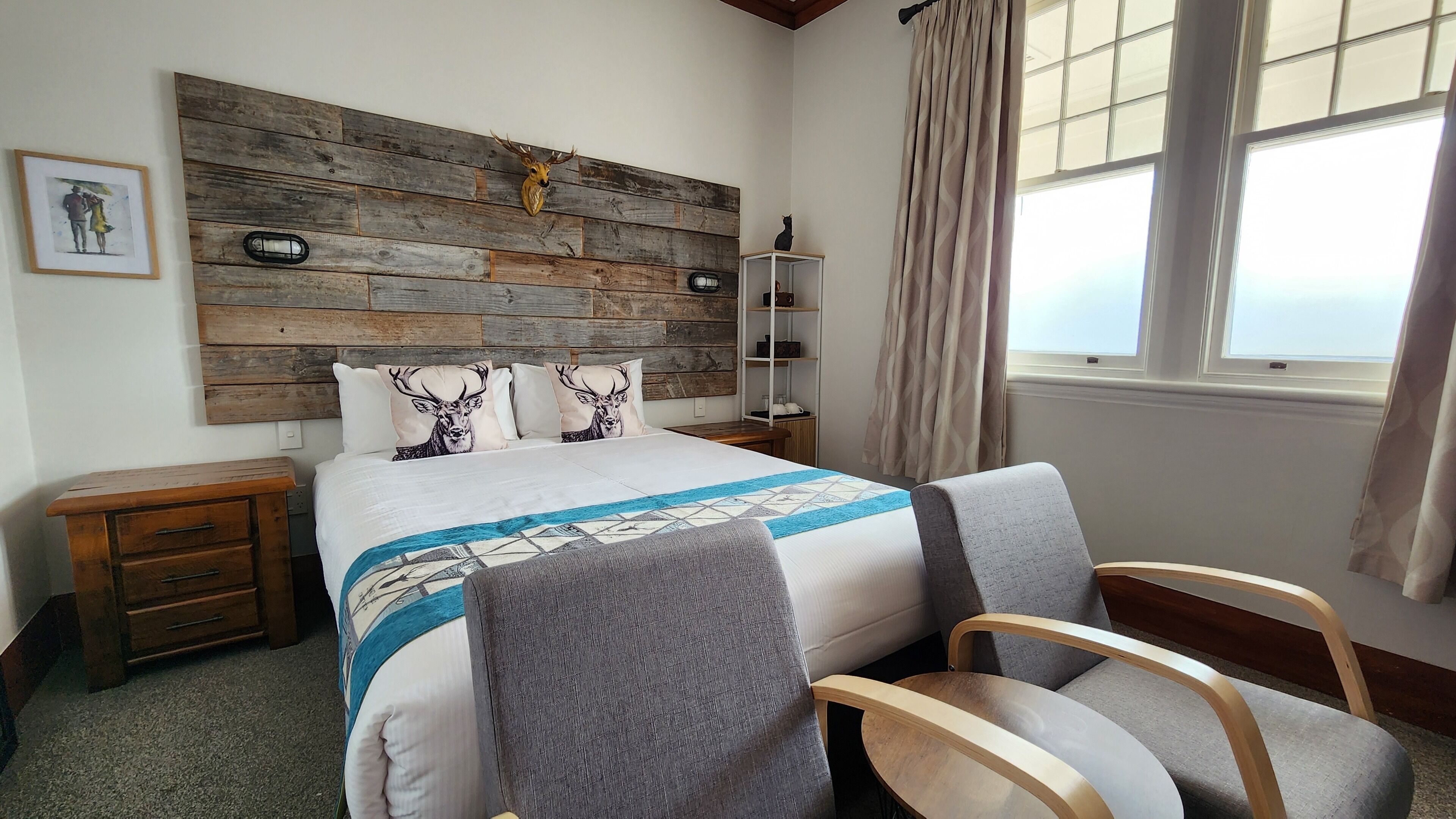 Deluxe Double Room, 1 Queen Bed, Non Smoking, Shared Bathroom