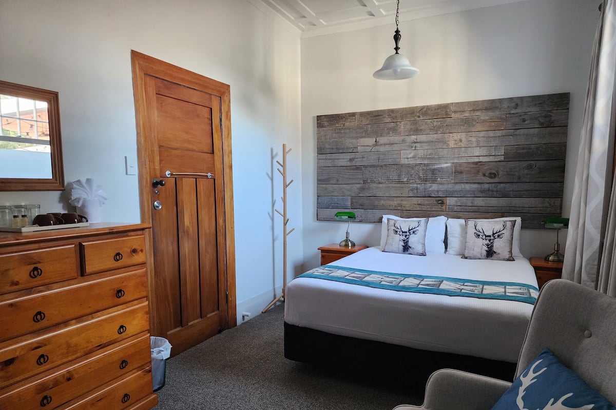 Chambre triple familiale, non-fumeur, salle de bains commune