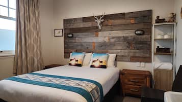 Superior Double Room, 1 Queen Bed, Non Smoking, Shared Bathroom