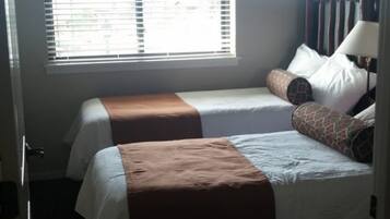 2 bedrooms, free WiFi, bed sheets