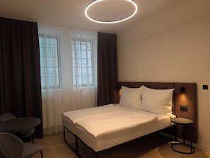 Triple Room | Desk, free WiFi - Factory Suites (Prague)