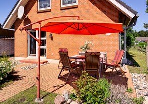 Outdoor dining - Vrbo Property (Ostseebad Prerow)