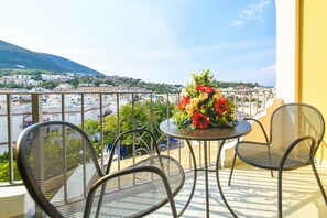 Habitació doble superior, balcó | Escriptori, bressols, wifi gratuïta i roba de llit 