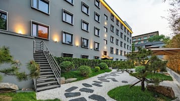 Esterni