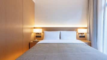 Comfort Double Room | Desk, laptop workspace, blackout curtains, iron/ironing board