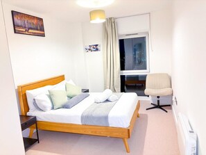 Room - Birmingham Citycentre Apartment With Two Bedrooms (Birmingham)