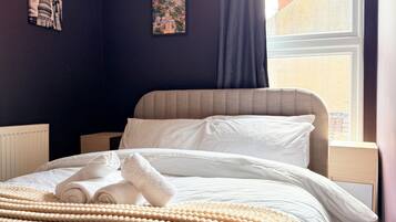 2 bedrooms, iron/ironing board, WiFi (free), bed sheets