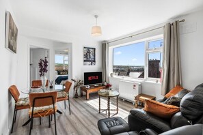 Living area - The Lookout Newhaven (Newhaven)