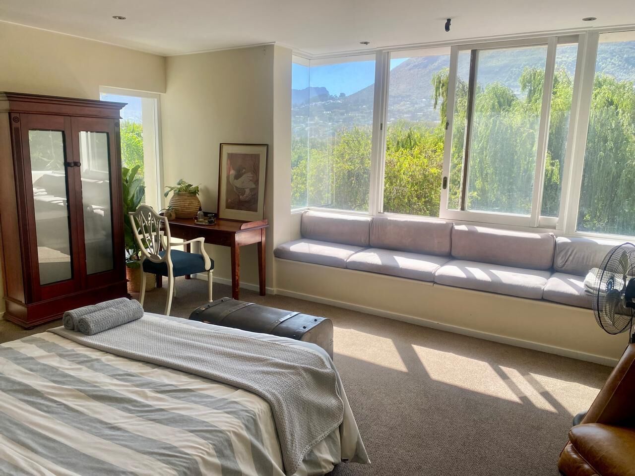 Căn hộ phong cách cổ điển, quang cảnh núi